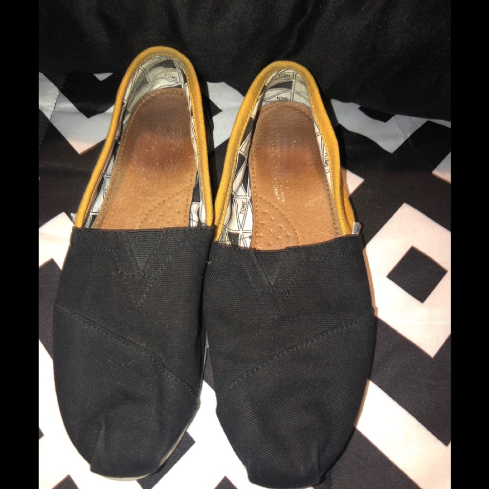 Women’s Toms Shoes